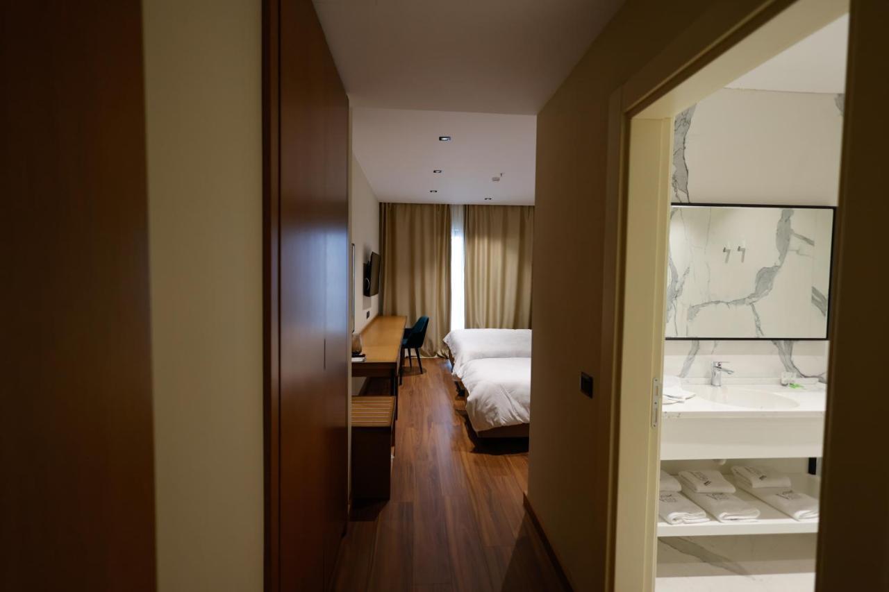 Valza Boutique Hotel Vlorë エクステリア 写真