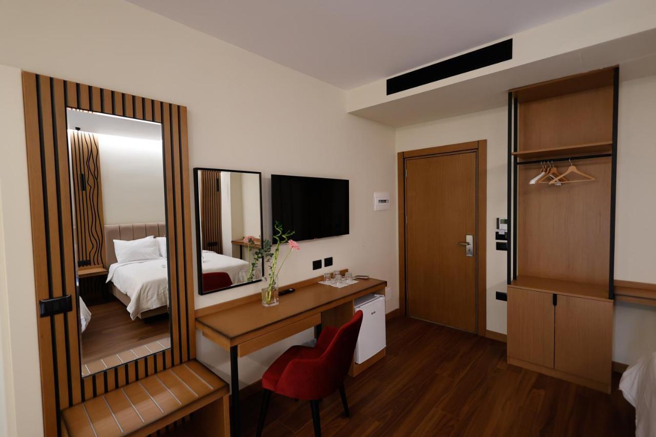 Valza Boutique Hotel Vlorë エクステリア 写真