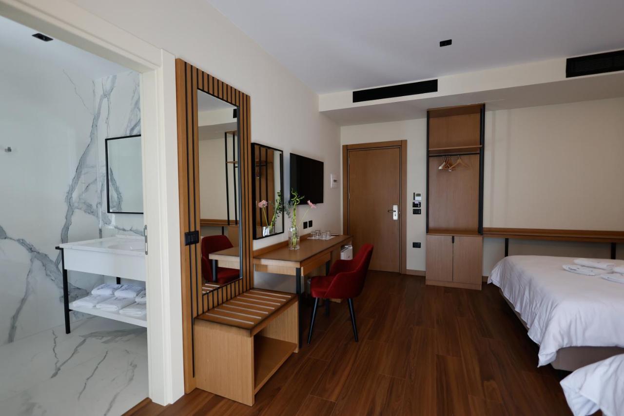 Valza Boutique Hotel Vlorë エクステリア 写真