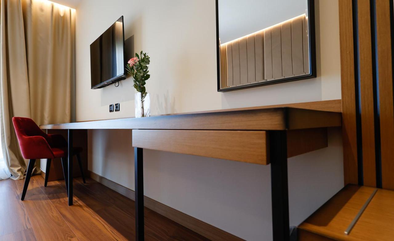 Valza Boutique Hotel Vlorë エクステリア 写真