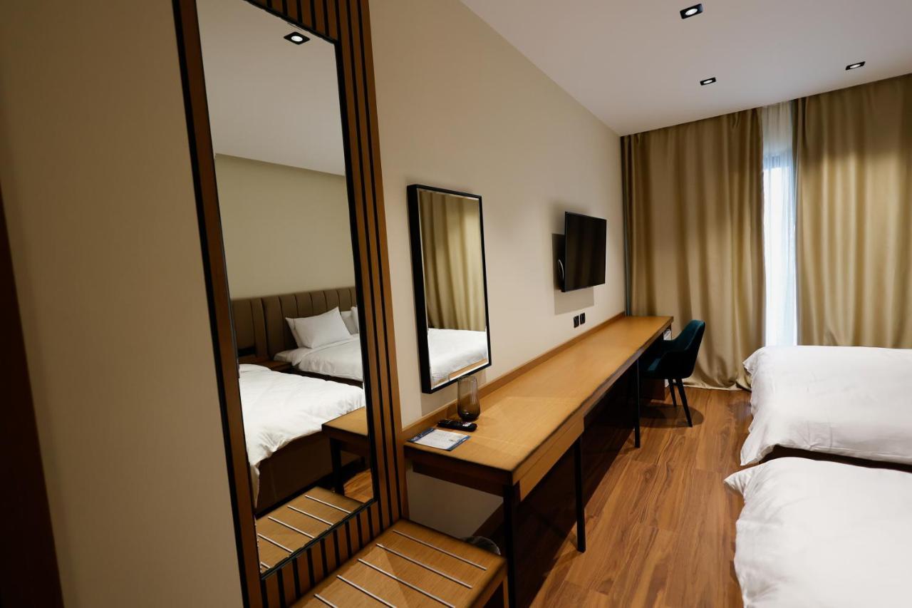 Valza Boutique Hotel Vlorë エクステリア 写真